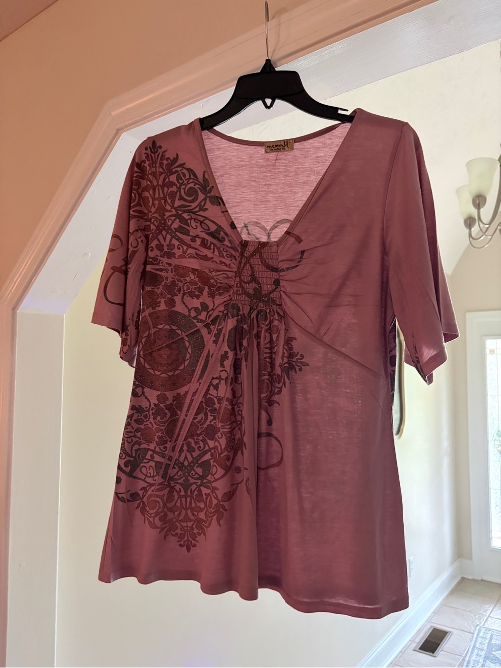 Boho Women's V-Neck Short Sleeve Top in Mauve with Printed Detail